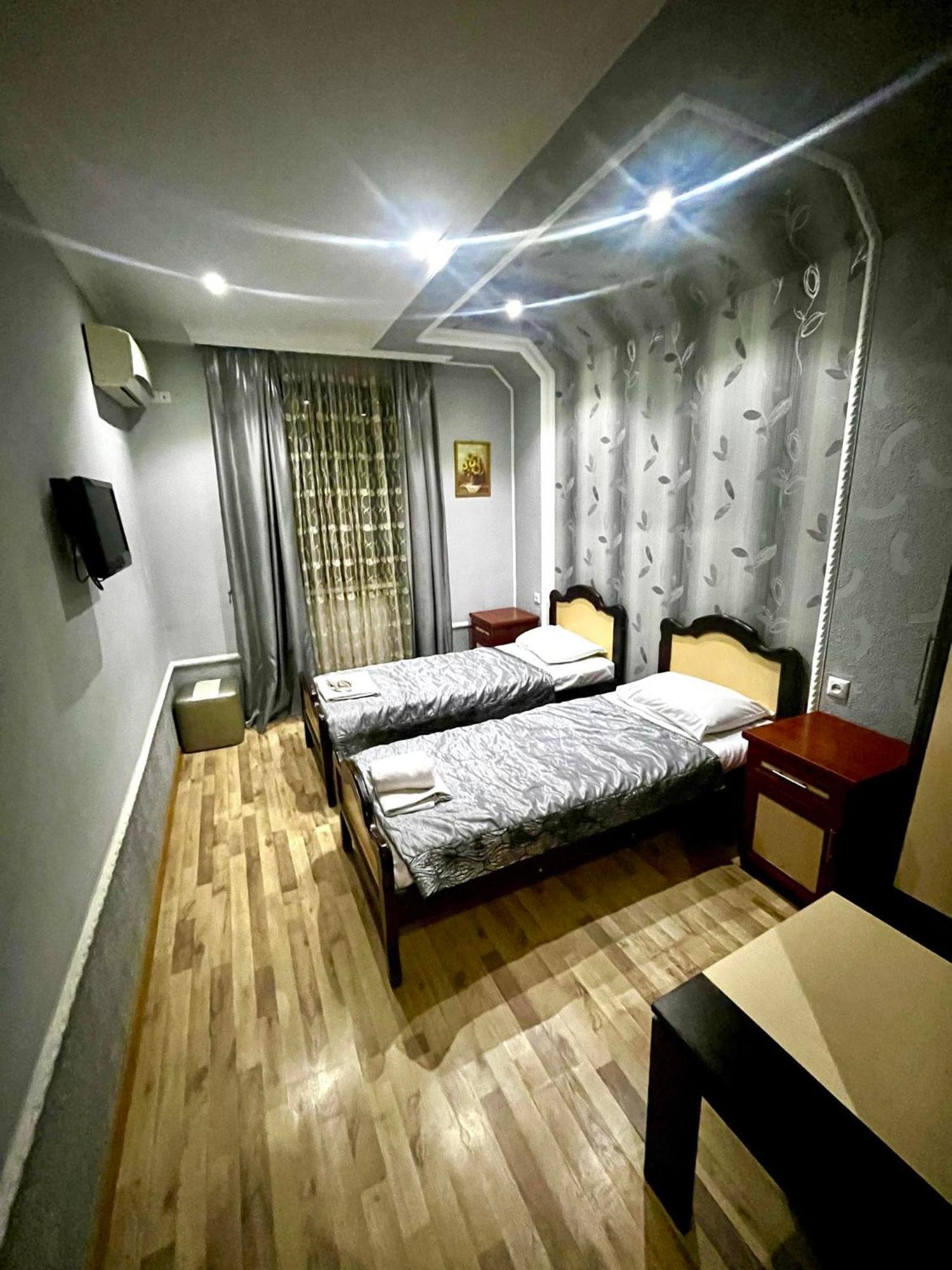 B&B Europa Hotel Kutaisi Bagian luar foto