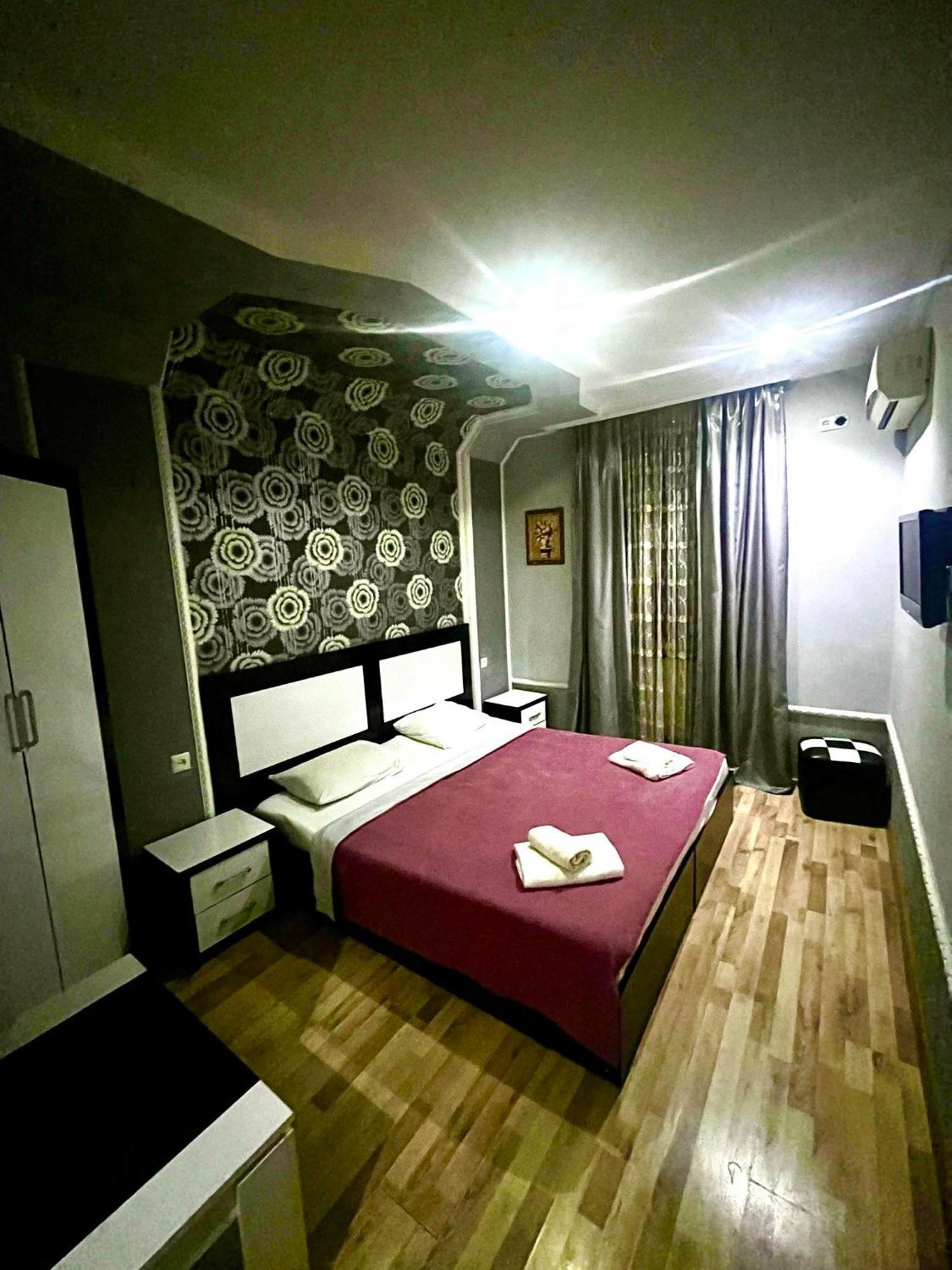 B&B Europa Hotel Kutaisi Bagian luar foto