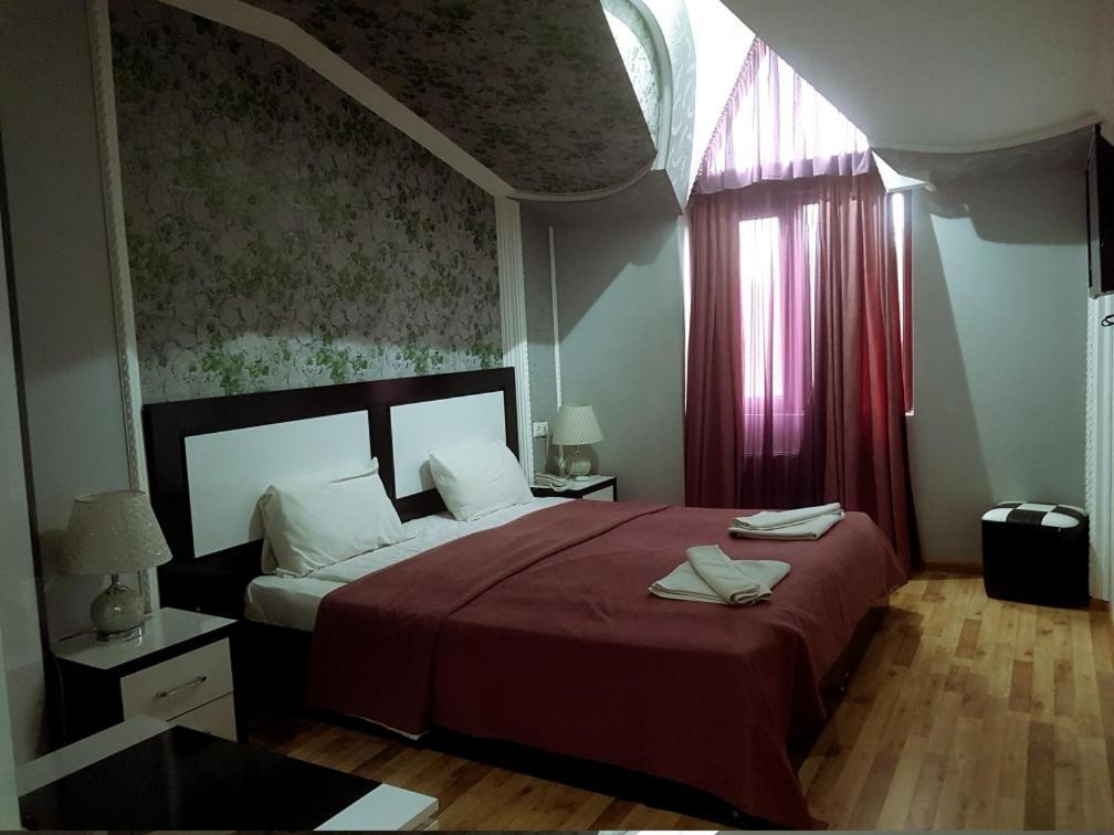B&B Europa Hotel Kutaisi Bagian luar foto