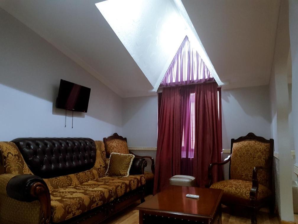 B&B Europa Hotel Kutaisi Bagian luar foto