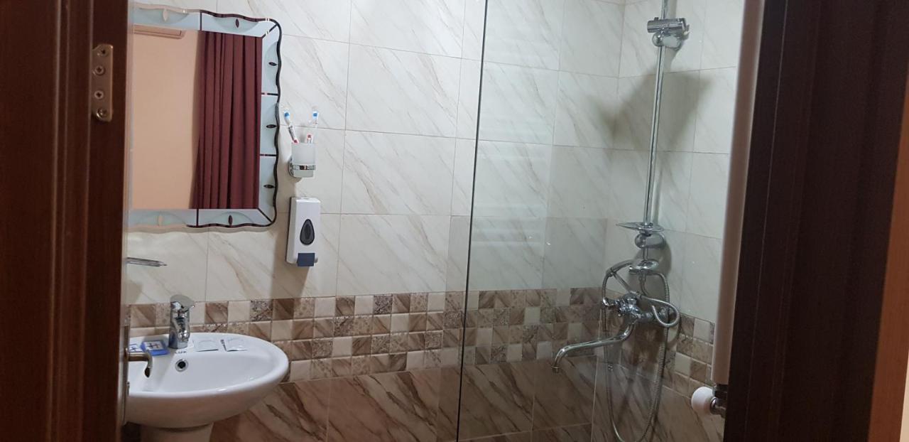 B&B Europa Hotel Kutaisi Bagian luar foto