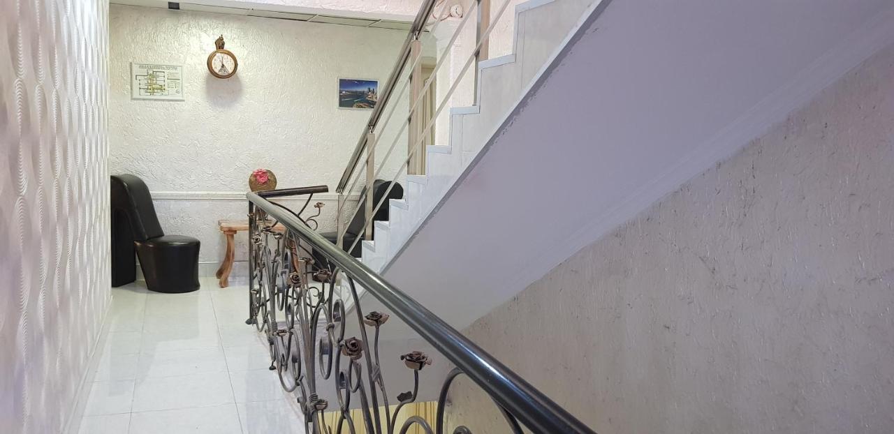 B&B Europa Hotel Kutaisi Bagian luar foto