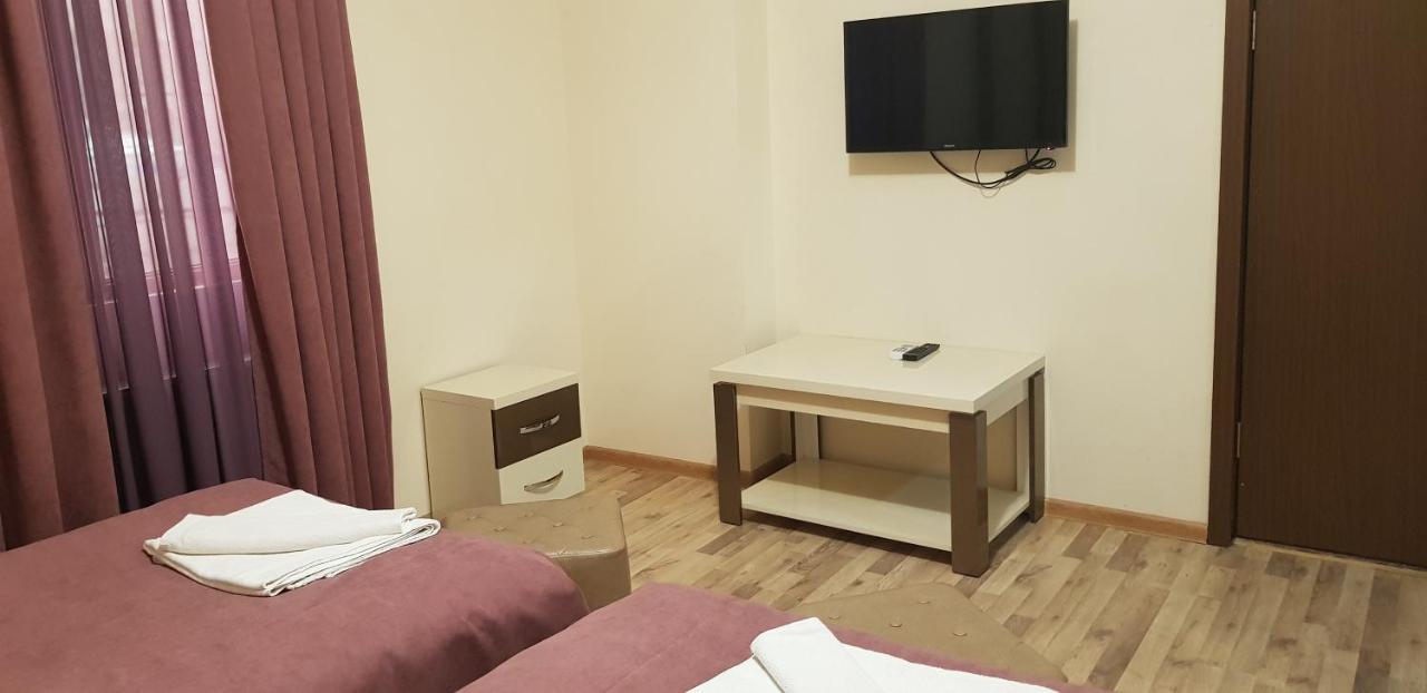 B&B Europa Hotel Kutaisi Bagian luar foto